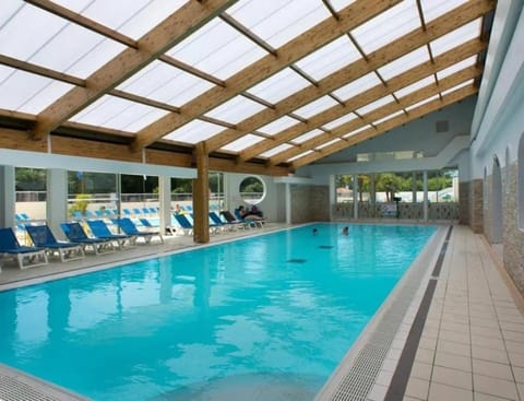 Pool view, Swimming pool, sunbed