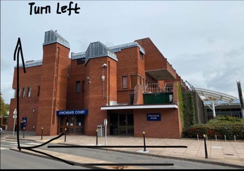 Best location near university and Tesco shopping & private free parking Bed and Breakfast in Coventry