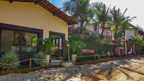 Property building, Day, Garden, Garden view