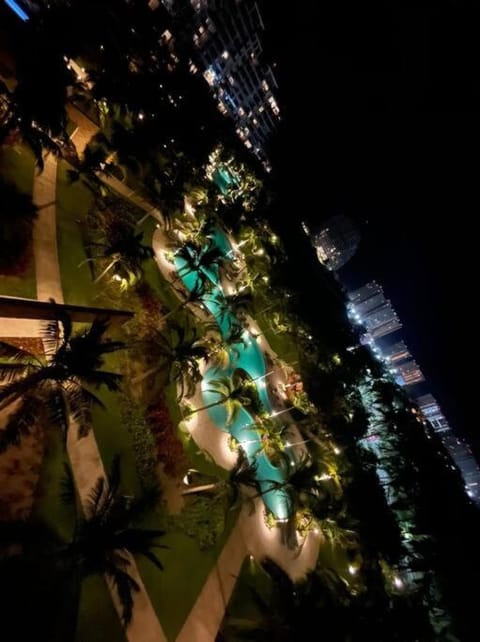 Night, Bird's eye view