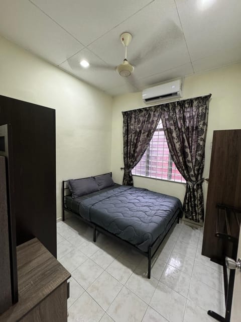 JeeheenMuslimHomestay Melaka House in Malacca