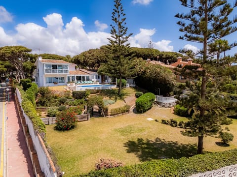 Property building, Day, Garden, Garden view