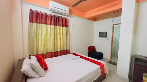 Bed, TV and multimedia, Photo of the whole room, Bedroom, air conditioner