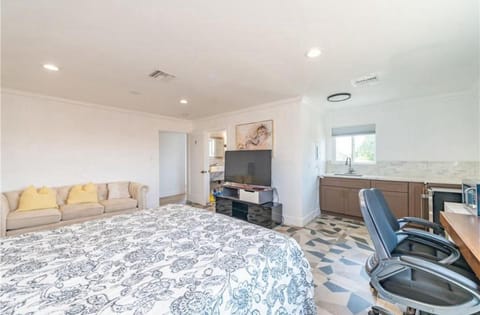 Luxe Stay Room with Private Bathroom 5 Vacation rental in Compton