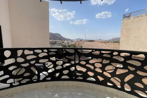 فيلا راقية بمدخل سيارة خاص Villa in Medina