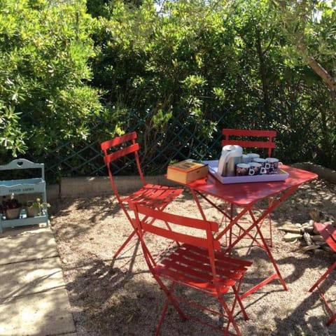 Bastide de l'Escalette, charmante Bastide pour 6 personnes avec piscine House in Uzes