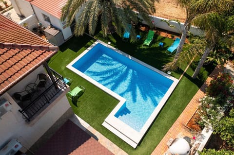 Bird's eye view, Swimming pool