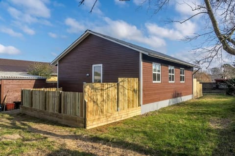 Property building, Garden, Balcony/Terrace, Garden view