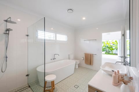 Biirinba Breathe - Oceanstays House in Yamba