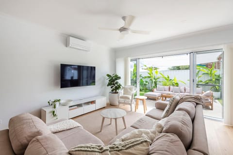 Biirinba Breathe - Oceanstays House in Yamba