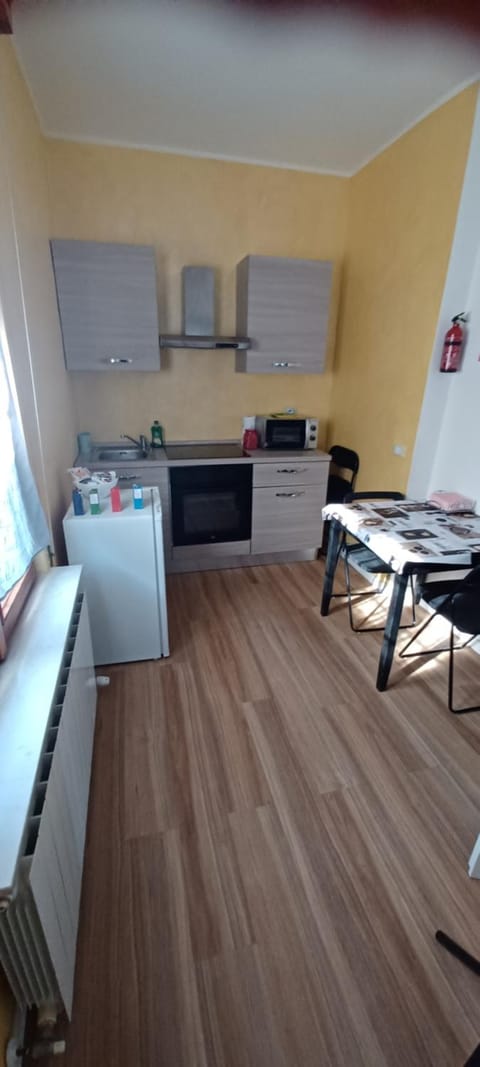 Maruffi 17 zona clinica bilocali Apartment in Piacenza