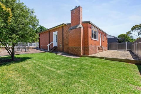 1930's Character Cottage - Beautifully Restored House in McLaren Vale