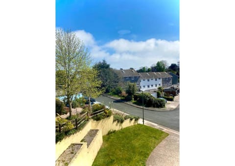 Garden, Garden view, Street view