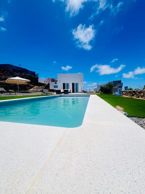 Day, Natural landscape, Pool view, Swimming pool