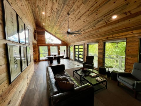 Experience luxury at Smoky Mountain Hideaway, just 5 miles from downtown Gatlinburg House in Gatlinburg