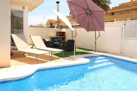 Balcony/Terrace, Swimming pool, sunbed