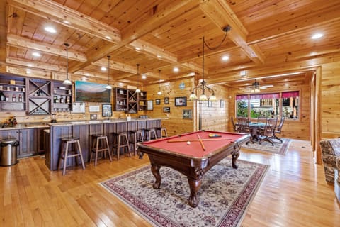 Dog-Friendly Luxury Cabin Mansion With Private Waterfall nestled between Pigeon Forge and Gatlinburg House in Sevier County