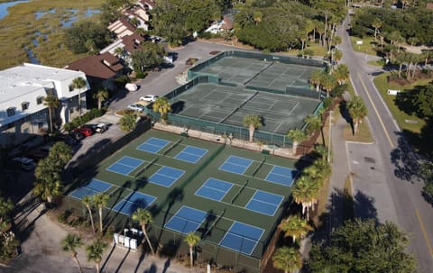 Bird's eye view, Tennis court