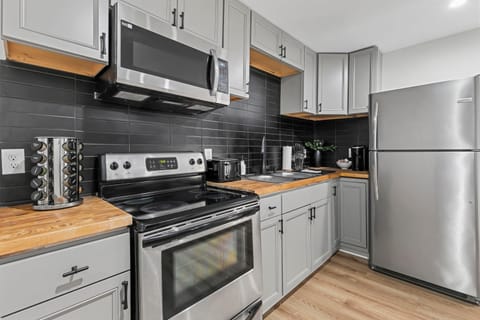 Chic 1BR Oasis Ideal Retreat near Six Flags Apartamento in Mableton