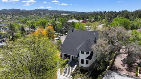 Historic Brinkmeyer Manor Walk to Downtown House in Prescott