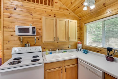 Hike, Ski, ATV and More Deadwood Cabin with Grill House in North Lawrence