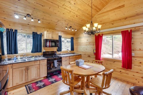 Deadwood Cabin with Foosball Table, Near Sanford Lab House in North Lawrence