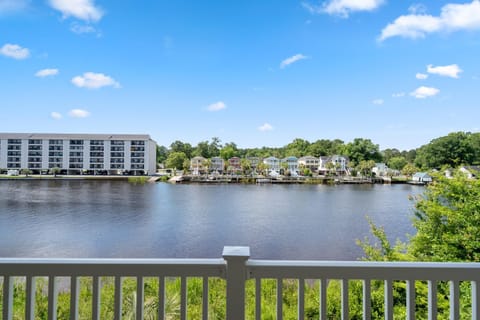 Updated 2 Bedroom Condo- Stunning Intercoastal Waterway Views! Riverwalk 204 Casa in Socastee