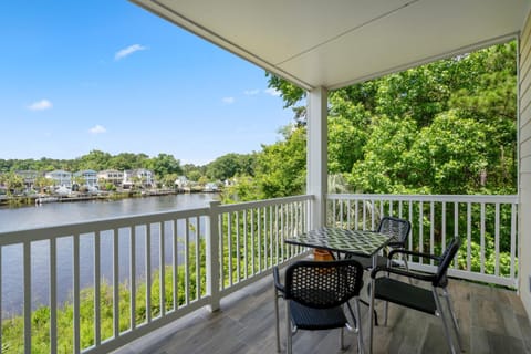 Updated 2 Bedroom Condo- Stunning Intercoastal Waterway Views! Riverwalk 204 Casa in Socastee