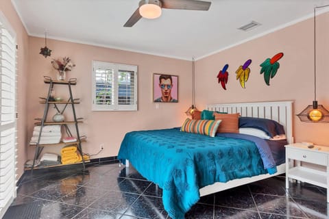 5 Minute Walk to Wilton Drive House in Wilton Manors