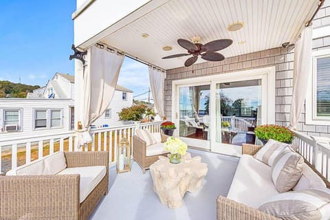 Luxurious Sea Bright Home half block from beach! Maison in Sea Bright