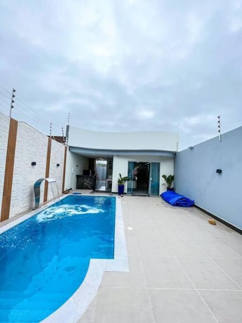 Casa Com piscina Aquecida House in Guarapari