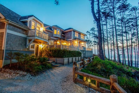 Property building, Natural landscape, Sea view