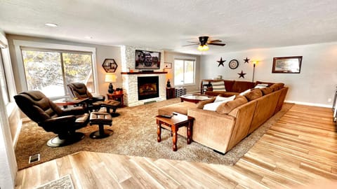 The Great Outdoors - Fantastic home - Lake Cascade - Game room - A/C - Lots of parking House in Cascade