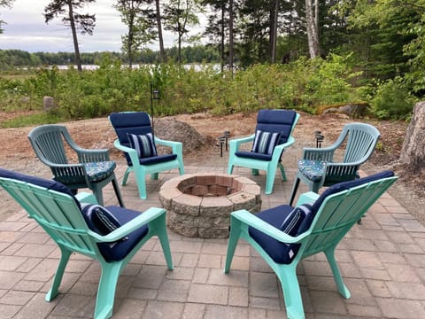 Patten Pond Cottage House in Surry