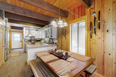 Tranquil Family Cabin House in Incline Village