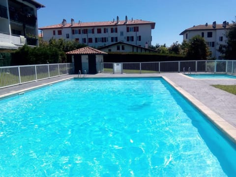 Appartement T2 calme avec piscine, proche de la gare - FR-1-239-1058 Apartamento in Irun