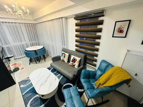 A2J Luxury 2BR Loft BGC Taguig Apartment in Makati