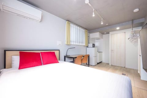 Bed, Photo of the whole room, Bedroom, air conditioner