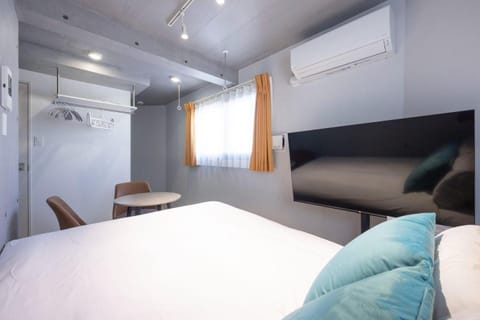 Bed, TV and multimedia, Photo of the whole room, Bedroom, air conditioner