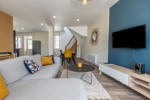 Communal lounge/ TV room, TV and multimedia, Living room