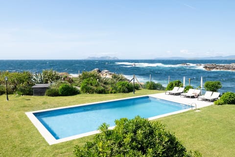 Pool view, Sea view, Swimming pool, sunbed