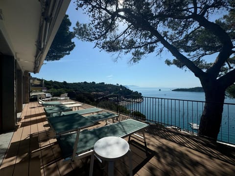 View (from property/room), Balcony/Terrace, Sea view