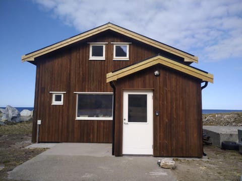 Værøy Old Airport House in Lofoten