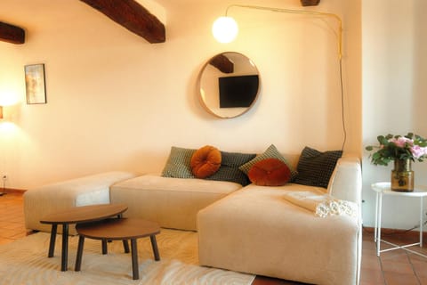 Appartement Duplex Le Mimosa Parking Gratuit vue exceptionnelle Apartment in Grasse