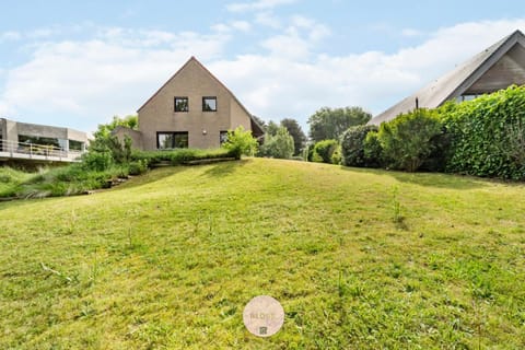 Stuifduinenhuis by BLOSS, villa aan de duinen met grote tuin Villa in Koksijde