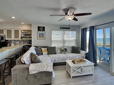 Hailey's Hideaway House in Surf City