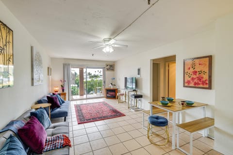 Sunny San Diego Condo Near Hospitals! Apartment in Pacific Beach