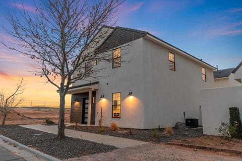 Dune-our-thing at Sand Hollow House in Hurricane