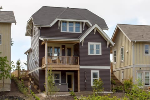 Property building, Day, Neighbourhood