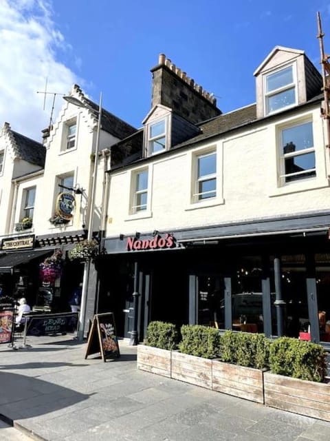 Property building, Day, Neighbourhood, Street view